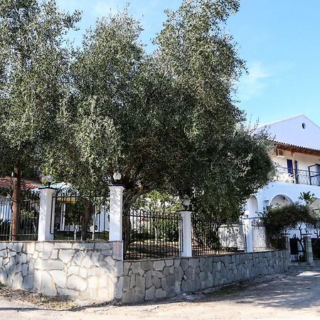 Athina Apartments Kato Korakiana Екстериор снимка