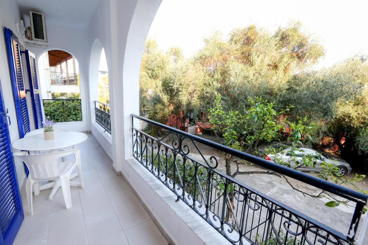 Athina Apartments Kato Korakiana Екстериор снимка