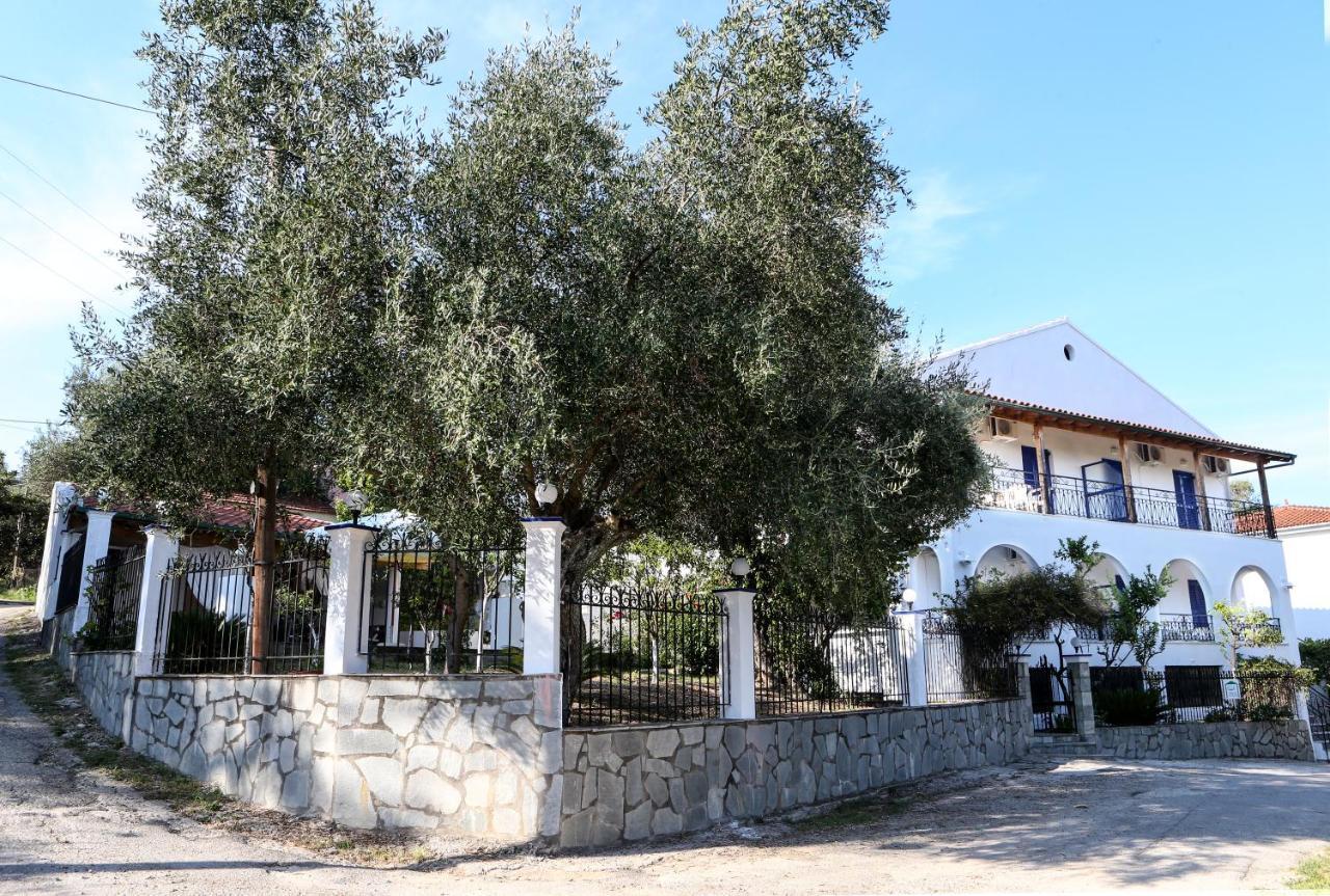Athina Apartments Kato Korakiana Екстериор снимка