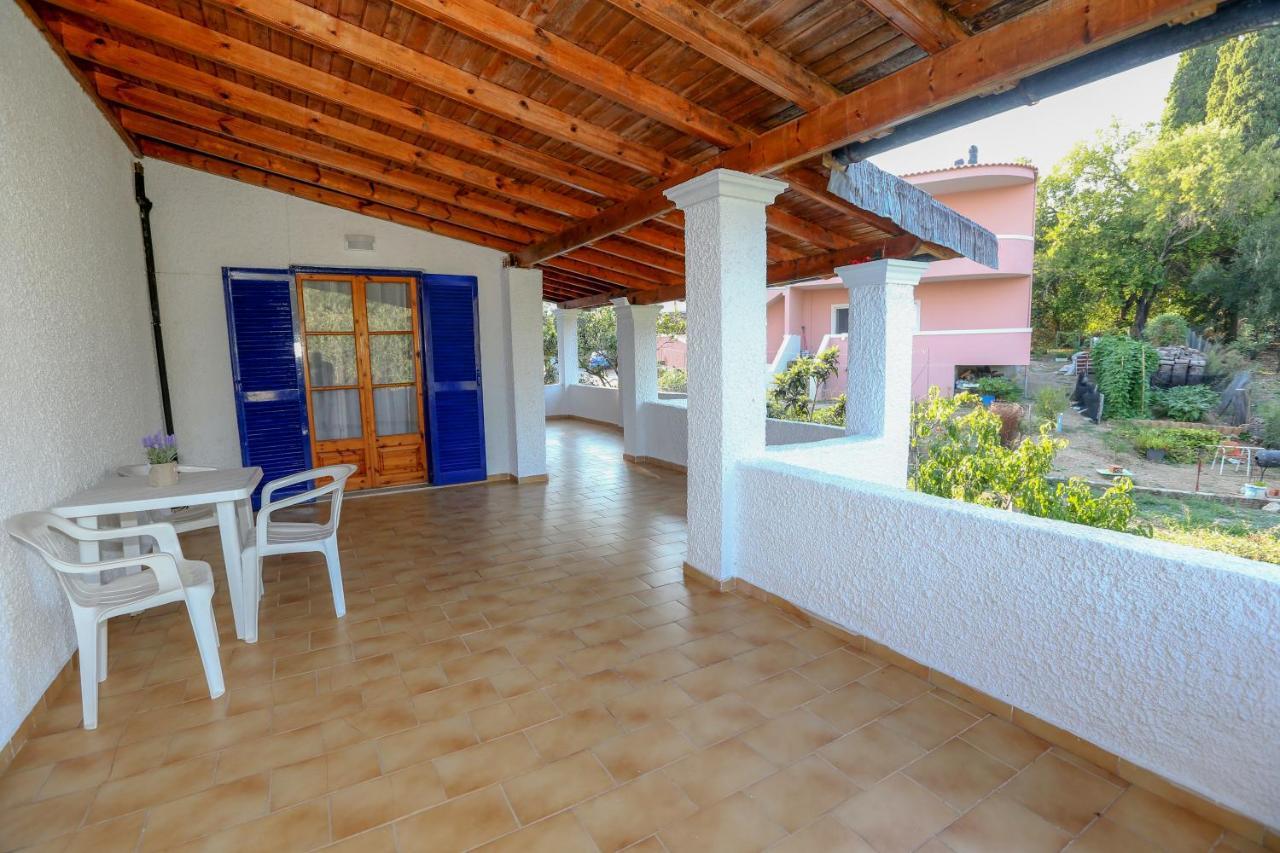 Athina Apartments Kato Korakiana Екстериор снимка