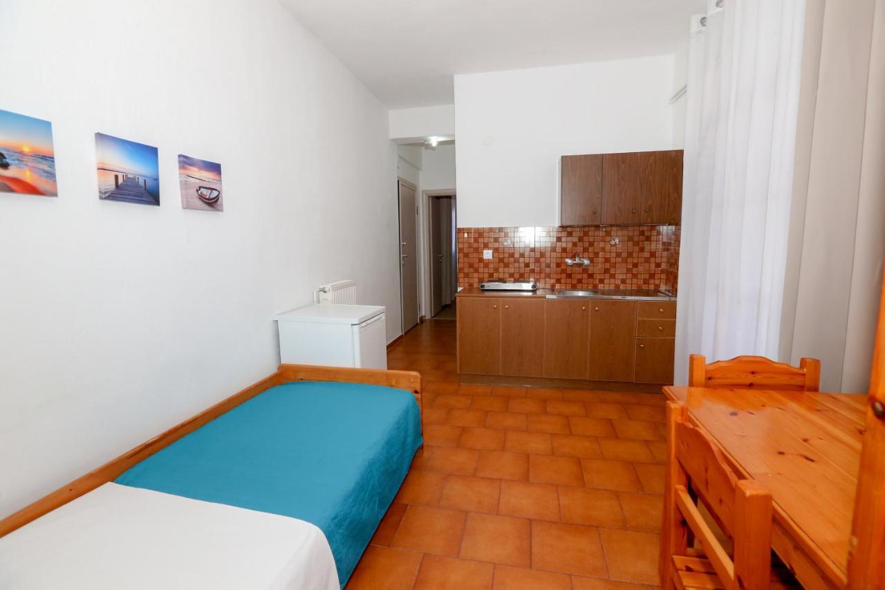 Athina Apartments Kato Korakiana Екстериор снимка